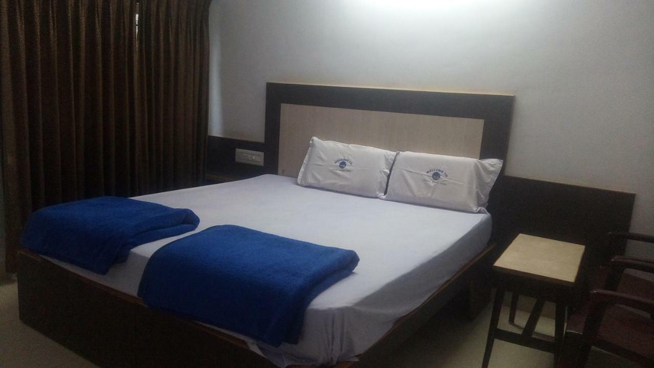Sri Vishnu Krupa Lodging Belur  ภายนอก รูปภาพ